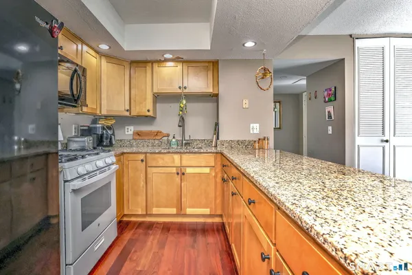 $354,000 | 208 Plymouth Colony, Unit 208, Branford, CT 06405