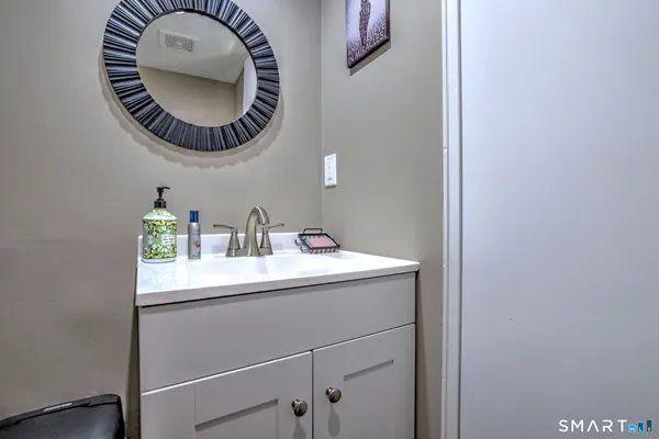 $354,000 | 208 Plymouth Colony, Unit 208, Branford, CT 06405