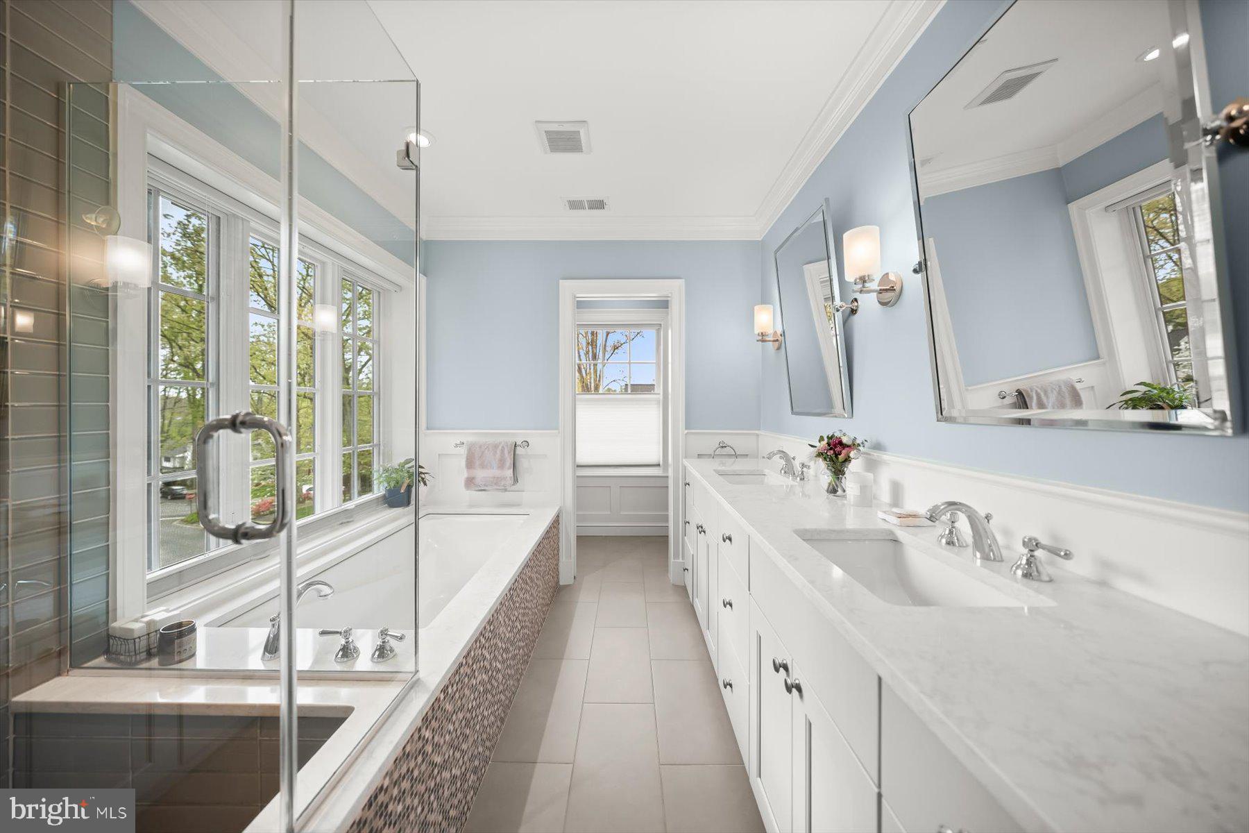 5532 14th Road North Arlington, VA 22205 - Photo 31 of 65 Primary Bath-Spa like en-suite