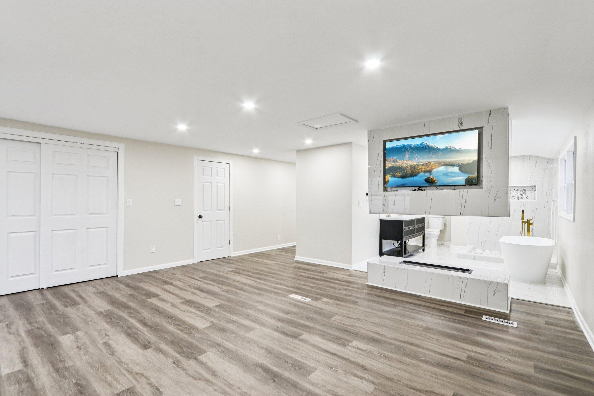 3347 South 47th Street Greenfield, WI 53219 - Photo 15 of 30 Primary Bedroom