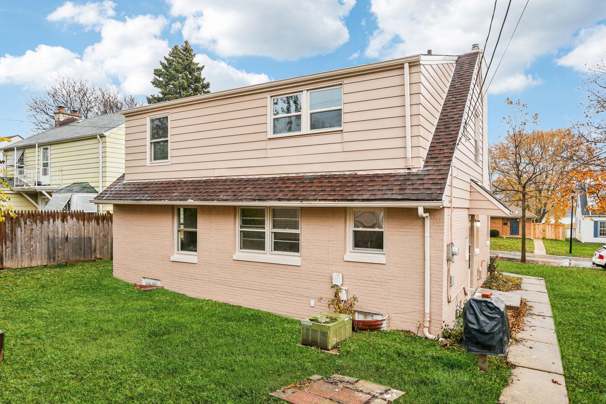 3347 South 47th Street Greenfield, WI 53219 - Photo 26 of 30 Virtually enhanced grass