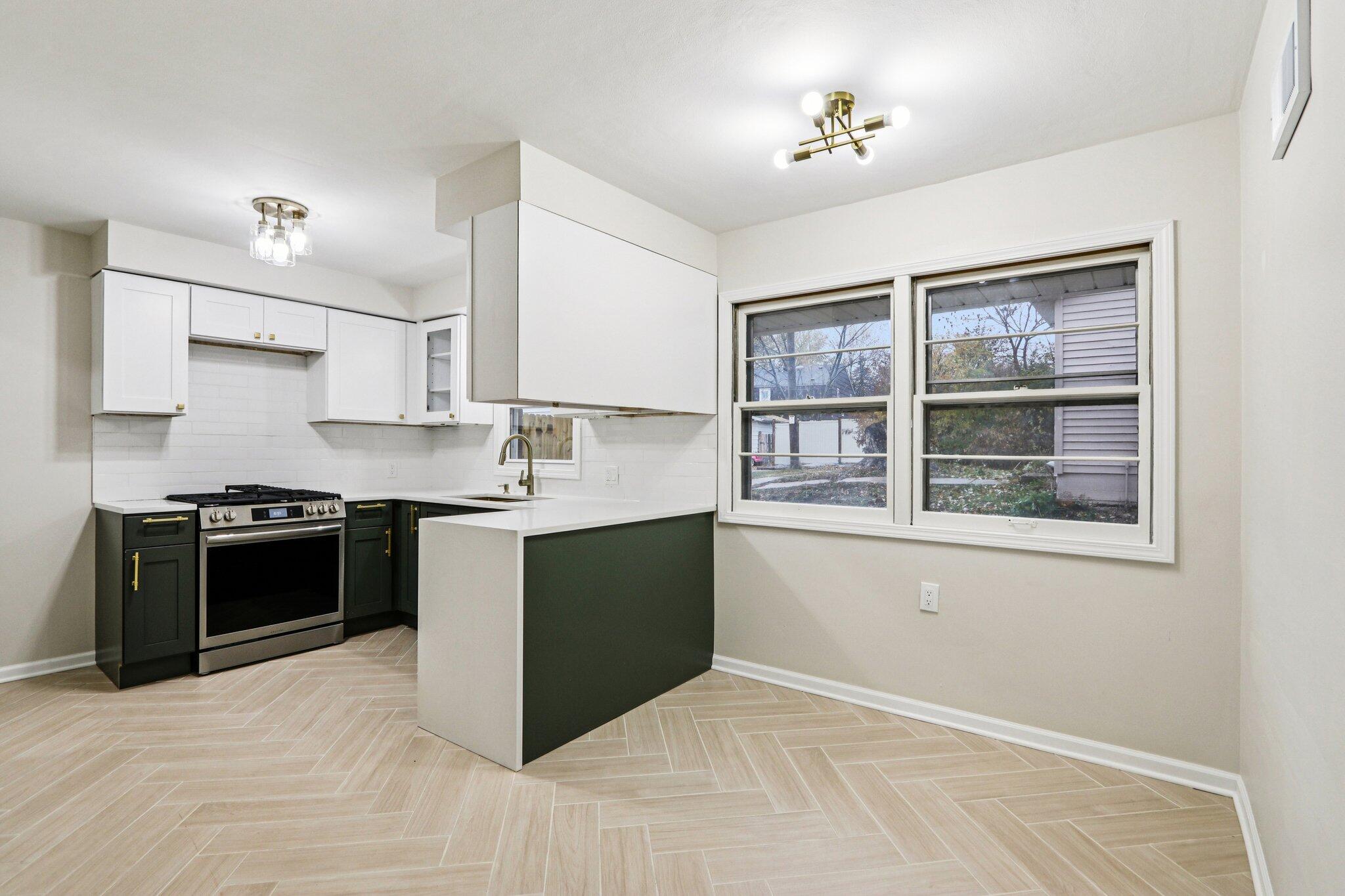 3347 South 47th Street Greenfield, WI 53219 - Photo 7 of 30 Kitchen