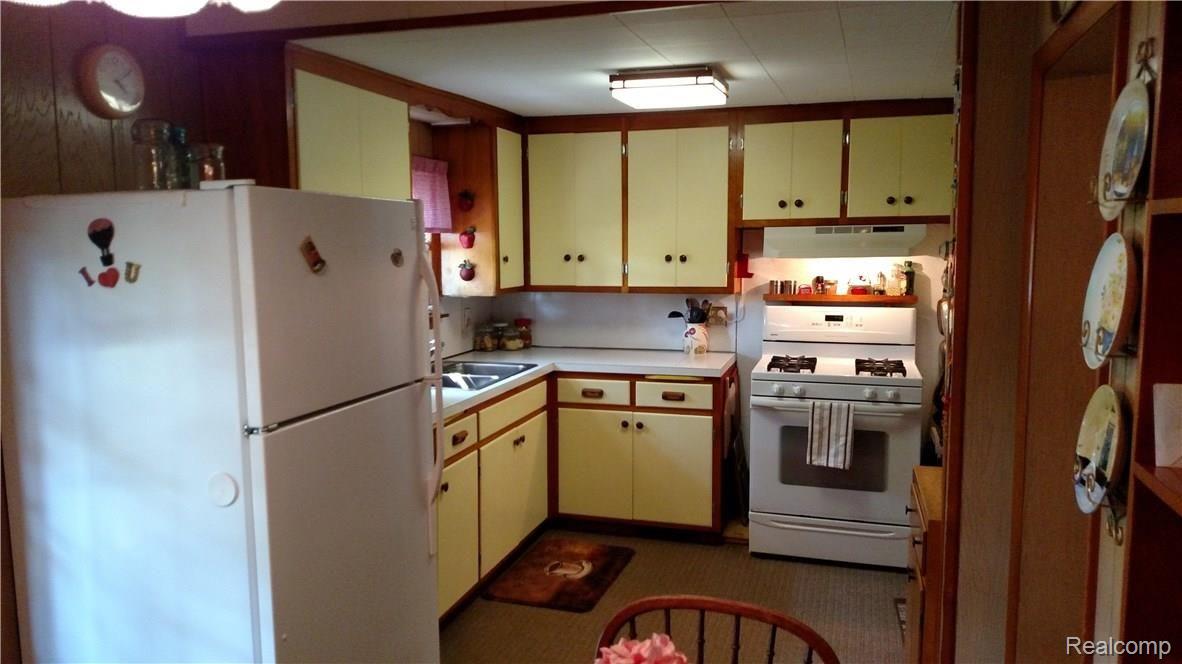 8570 Brown Road Avoca, MI 48006 - Photo 2 of 29 This is a view of the kitchen.