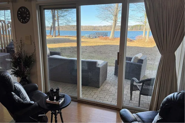 $869,900 | 41 Clearwater Drive, Dover, NH 03820