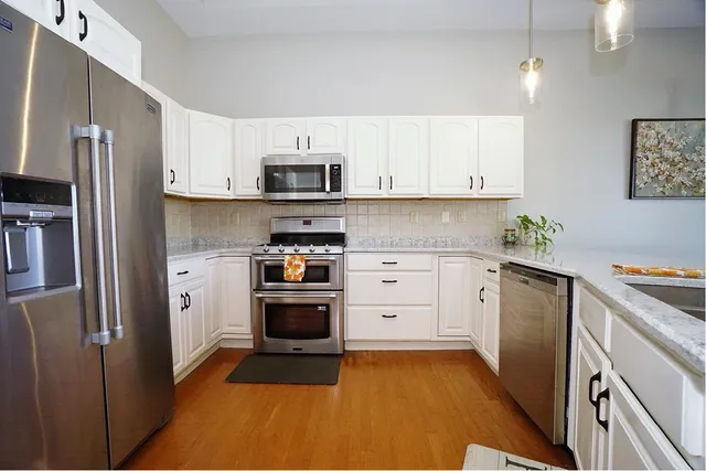 $869,900 | 41 Clearwater Drive, Dover, NH 03820