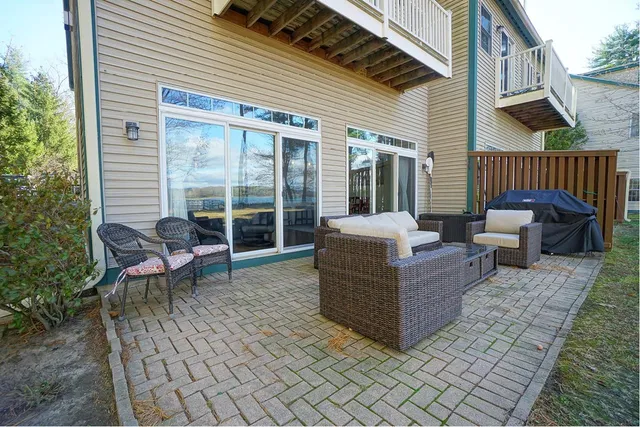 $869,900 | 41 Clearwater Drive, Dover, NH 03820