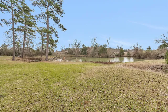a view of a lake with houses