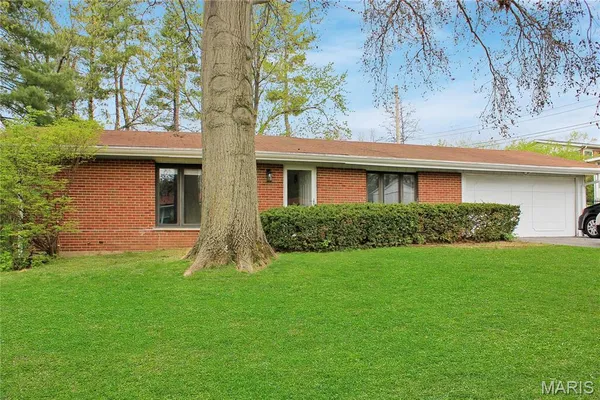 $2,350 | 3 Pem Road, St. Louis, MO 63146