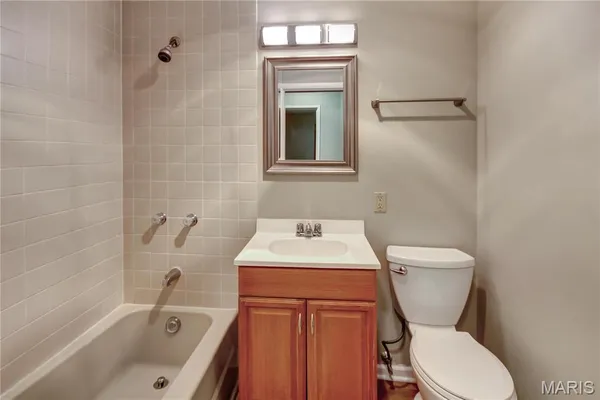 $2,350 | 3 Pem Road, St. Louis, MO 63146