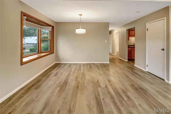 $2,350 | 3 Pem Road, St. Louis, MO 63146