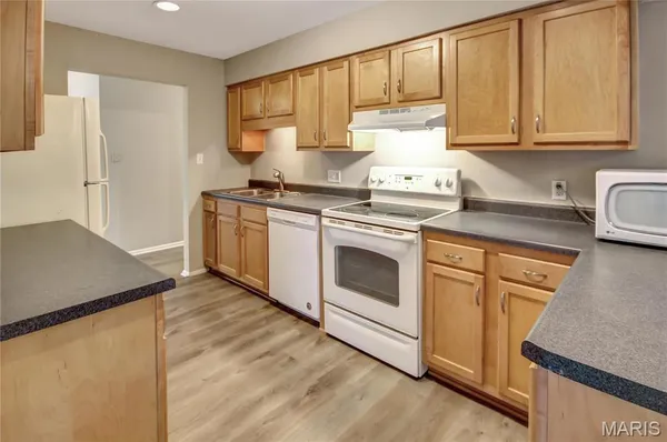 $2,350 | 3 Pem Road, St. Louis, MO 63146
