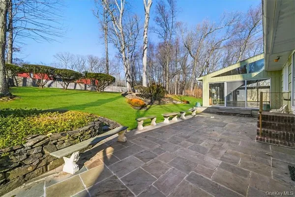 $4,800 | 12 East Place, Montebello, NY 10901