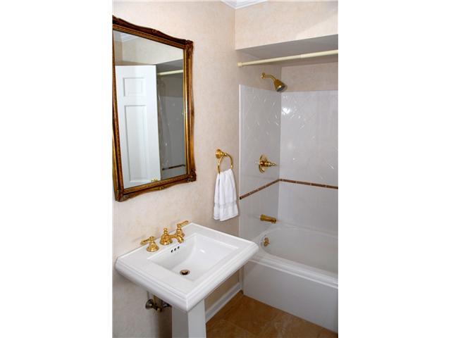 2205 Tewksbury Road Upper Arlington, OH 43221 - Photo 10 of 23