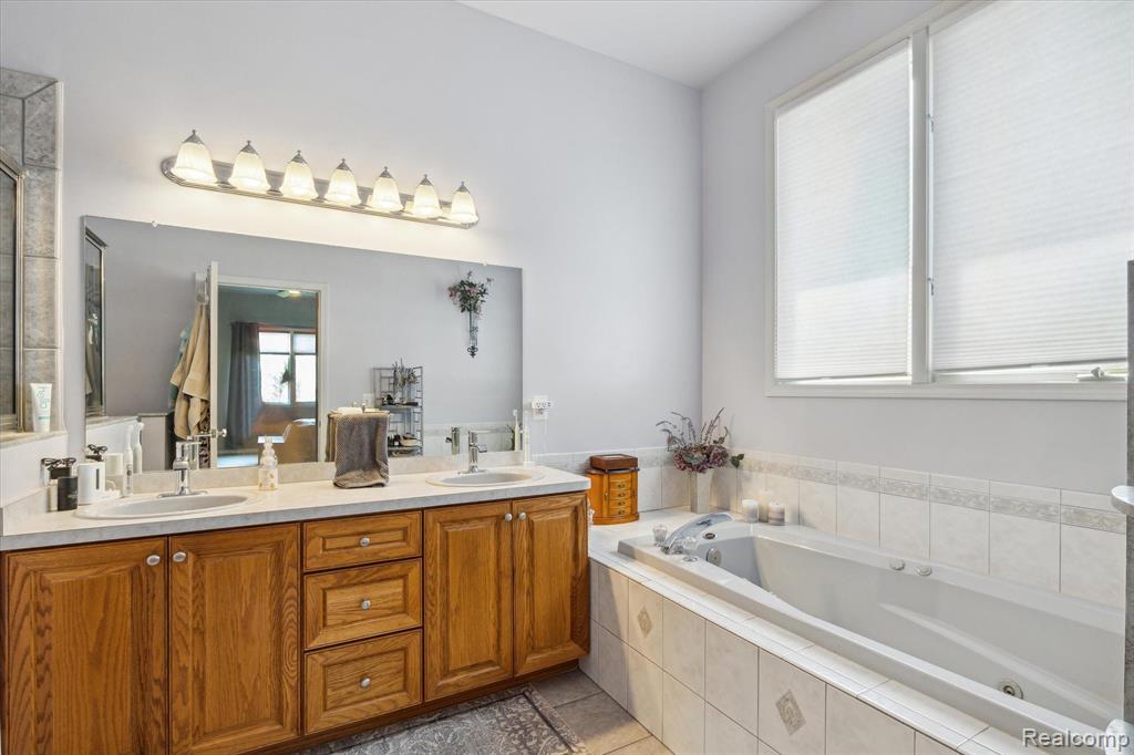 6543 Chatham Circle Rochester Hills, MI 48306 - Photo 22 of 51