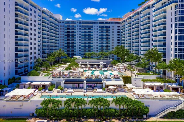 $699,000 | 2301 Collins Avenue, Unit 329, Miami Beach, FL 33139