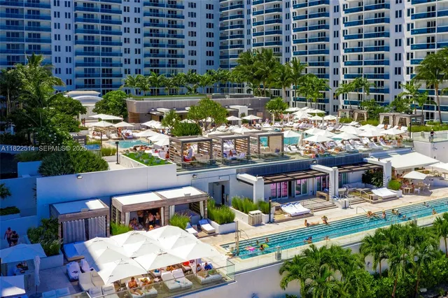 $699,000 | 2301 Collins Avenue, Unit 329, Miami Beach, FL 33139