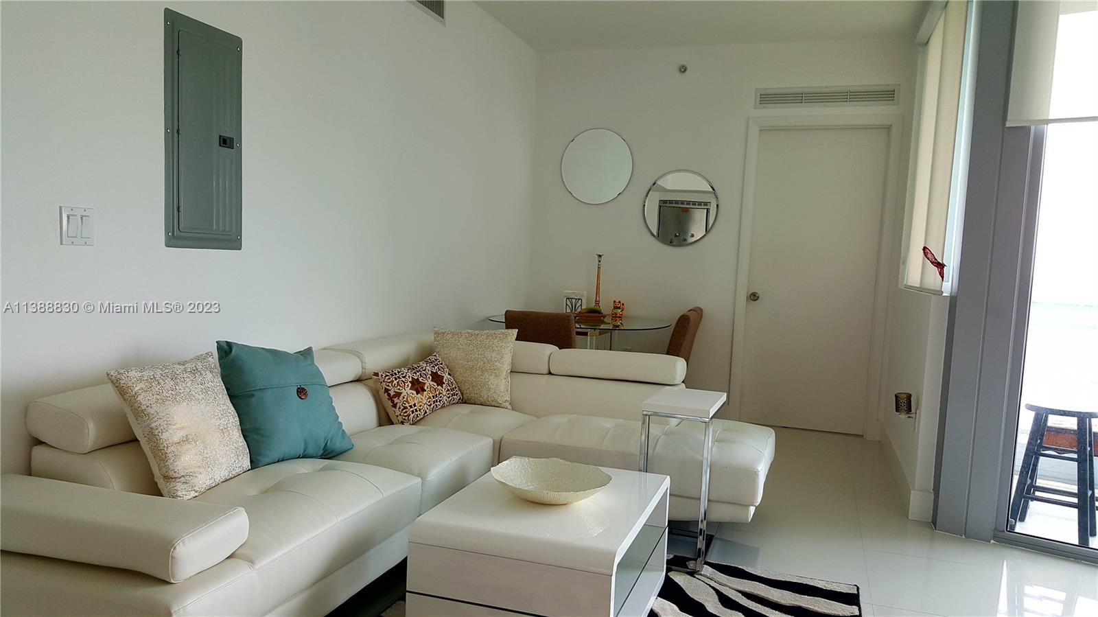 92 Southwest 3rd Street, Unit 1406 Miami, FL 33130 - Photo 8 of 16 Gallery Image 8