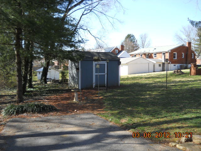 7076 Brookview Road Roanoke, VA 24019 - Photo 14 of 18 Rear Lawn 1