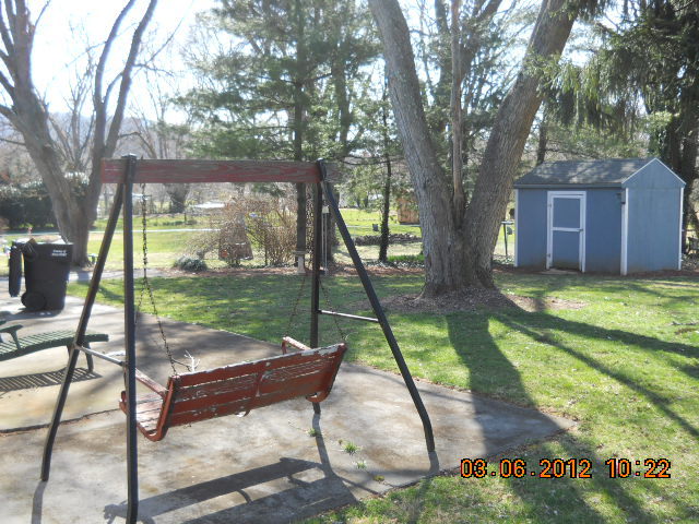7076 Brookview Road Roanoke, VA 24019 - Photo 15 of 18 Rear lawn 2
