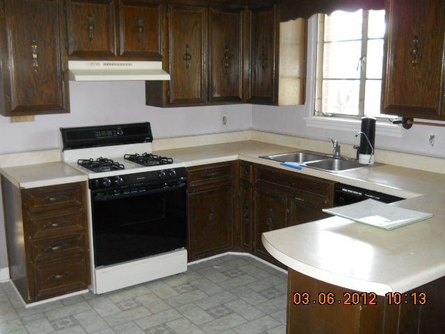7076 Brookview Road Roanoke, VA 24019 - Photo 10 of 18 Kitchen