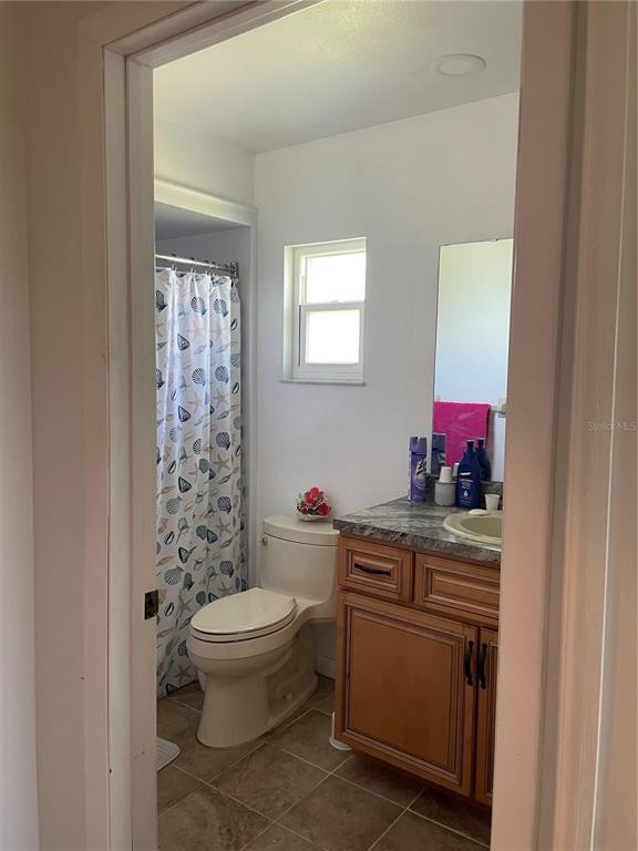 2818 Summit Drive Sebring, FL 33870 - Photo 17 of 28 a room with a washer and dryer