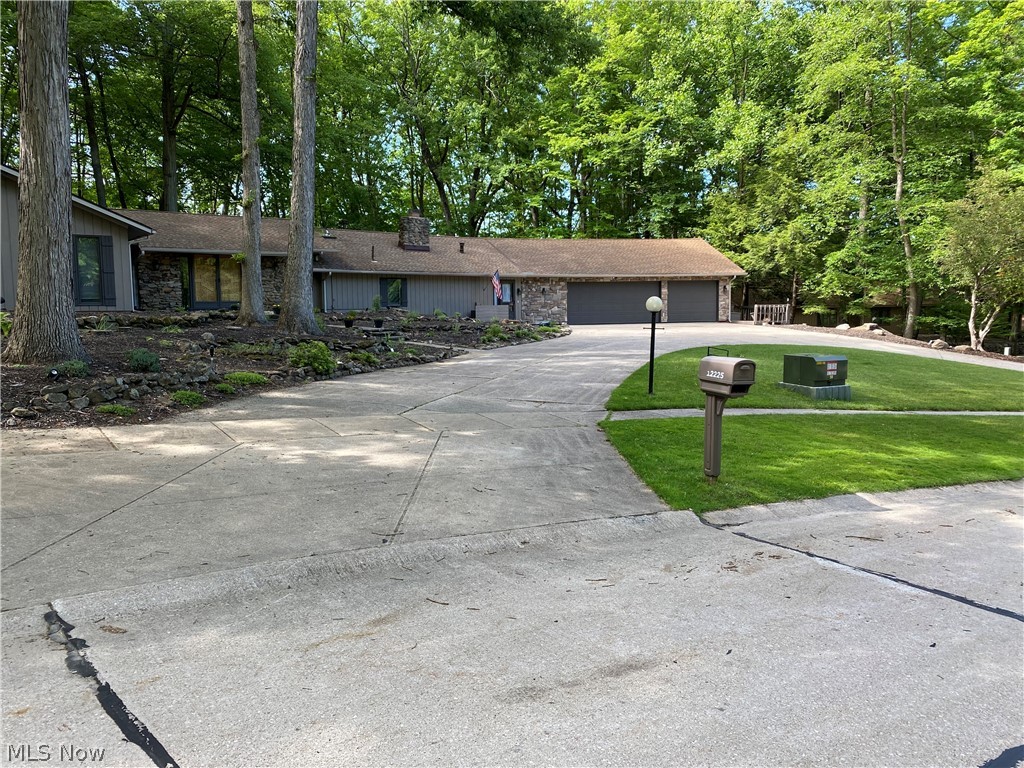 12225 Moss Point Road Strongsville, OH 44136 - Photo 3 of 27 Gallery Image 3