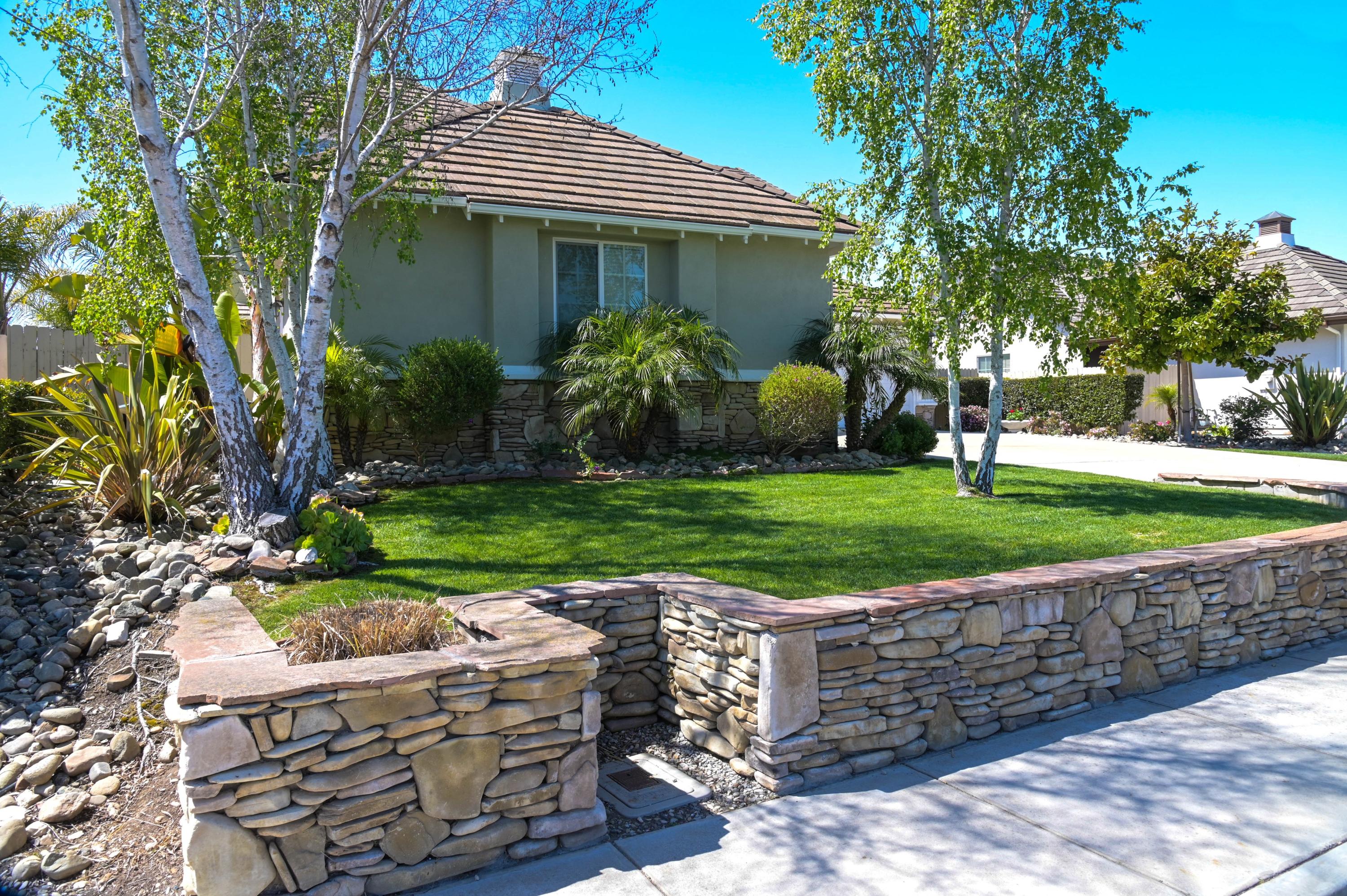 742 Tamarisk Drive Lompoc, CA 93436 - Photo 5 of 54 004_72980443