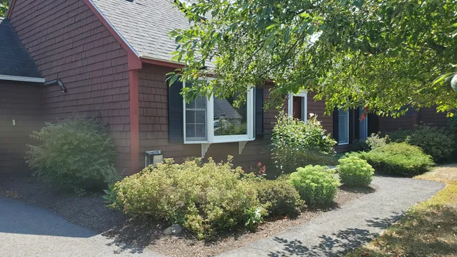 $250,000 | 32 Cortland Circle, Unit 32, Bangor, ME 04401