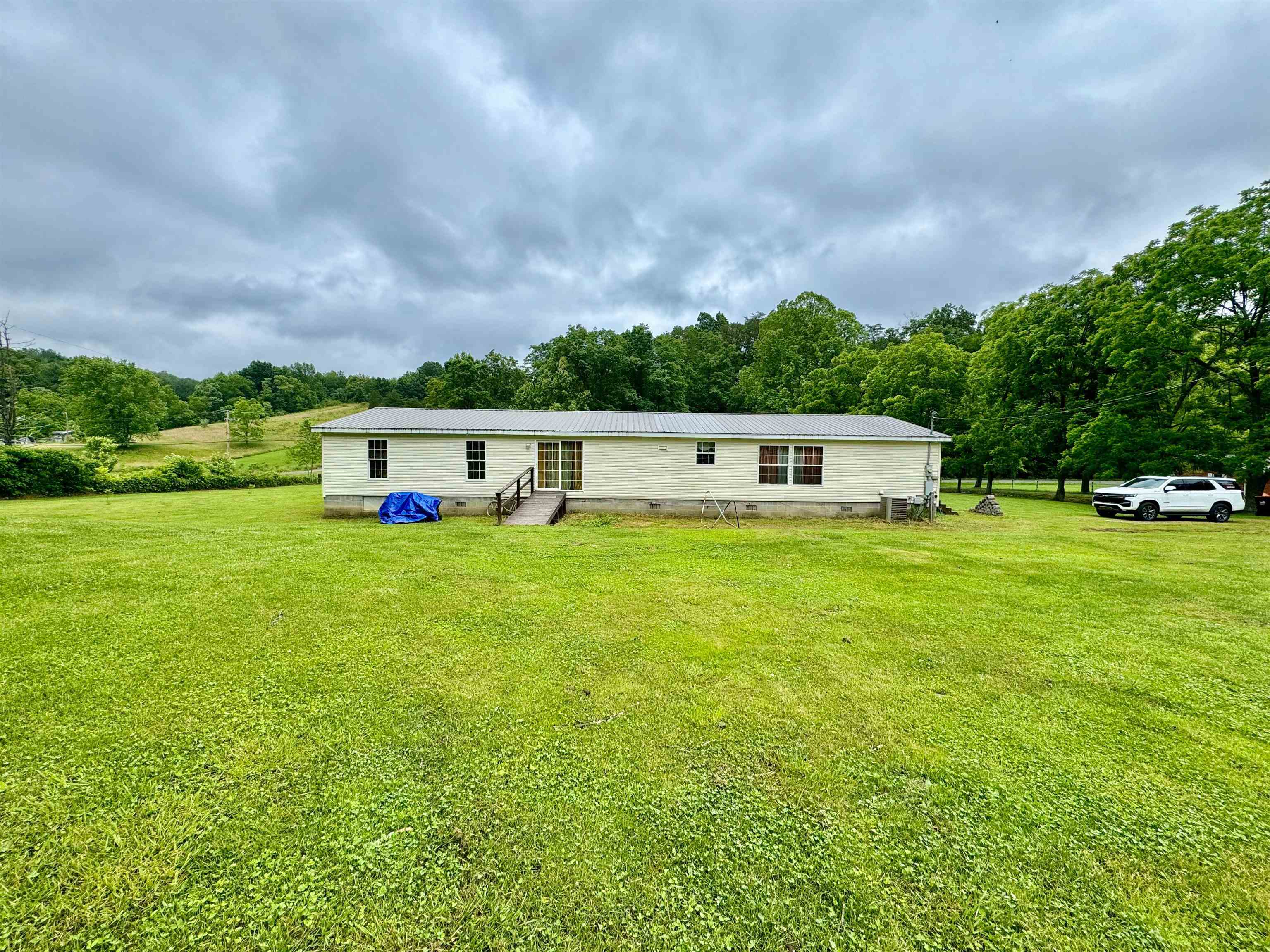 1684 State Route 503 Greenup, KY 41144 - Photo 1 of 11