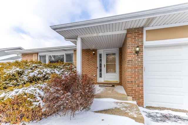 $474,900 | 1716 Red Bud Road, Bolingbrook, IL 60490