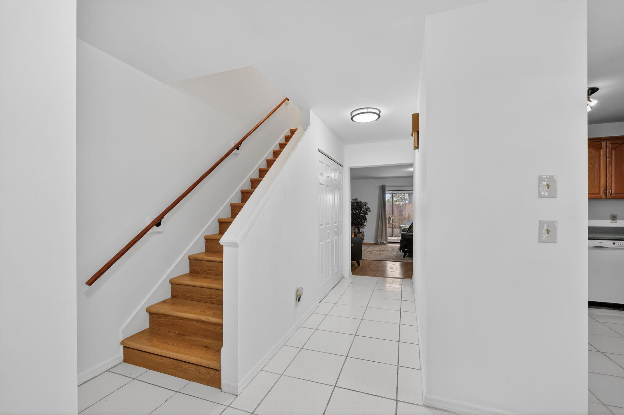 2090 Colonial Road, Unit 5 Fort Pierce, FL 34950 - Photo 12 of 17 Stairwell/ Entry