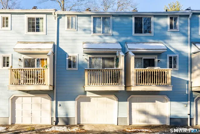 $225,000 | 94 Cynthia Lane, Unit D5, Middletown, CT 06457