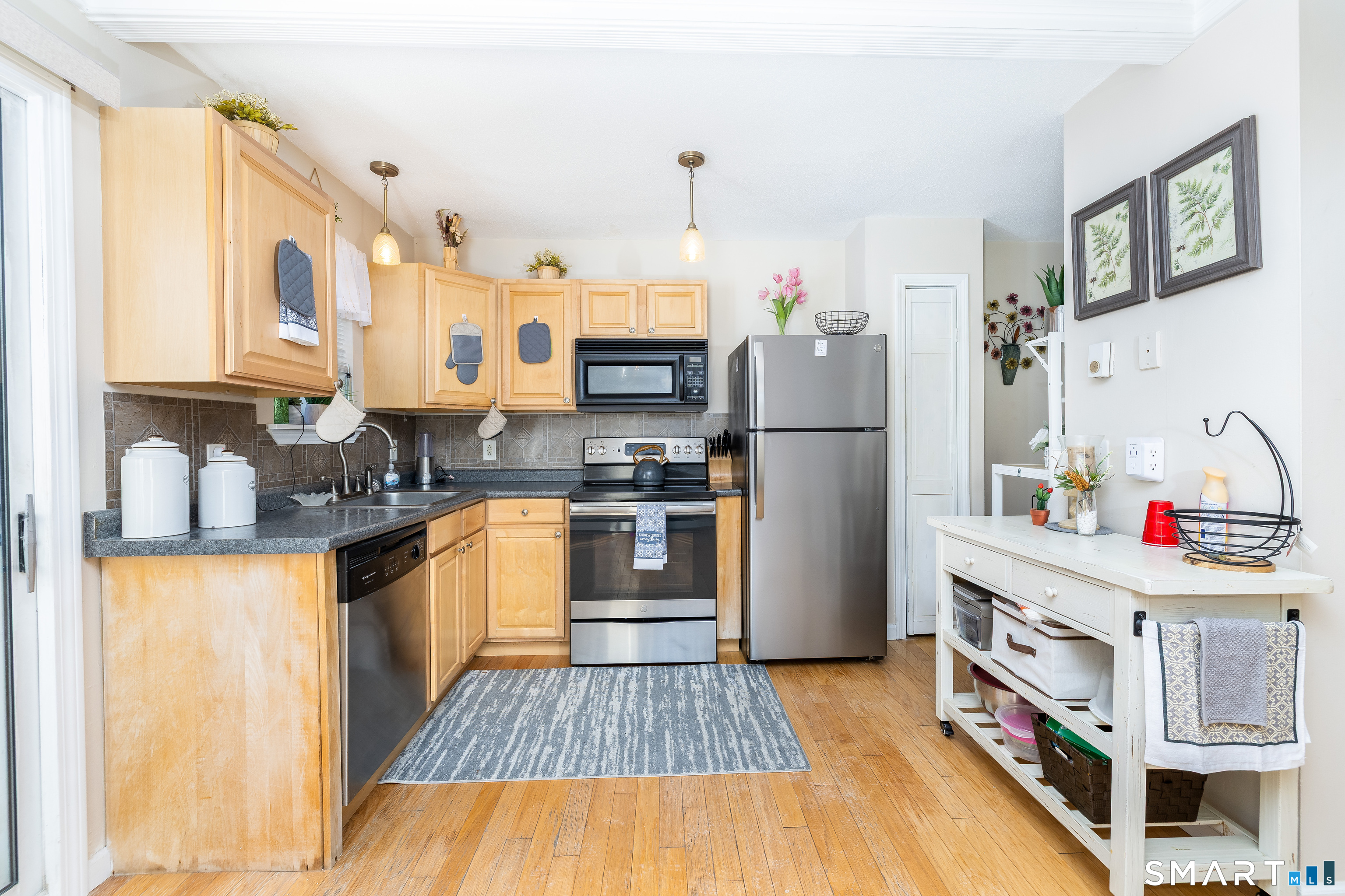 94 Cynthia Lane, Unit D5 Middletown, CT 06457 - Photo 5 of 12