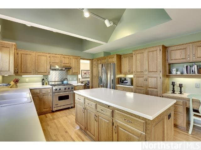 6024 Schaefer Road Edina, MN 55436 - Photo 7 of 18