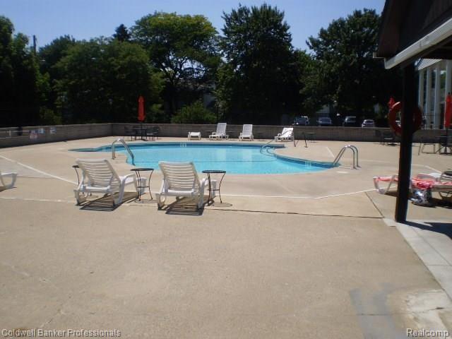 81 Manor Way, Unit 42 Rochester Hills, MI 48309 - Photo 30 of 34