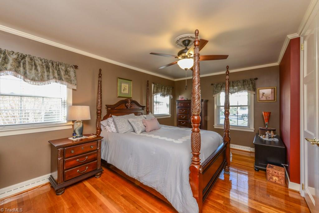 809 Sunset Drive High Point, NC 27262 - Photo 22 of 30 Master bedroom with double closet