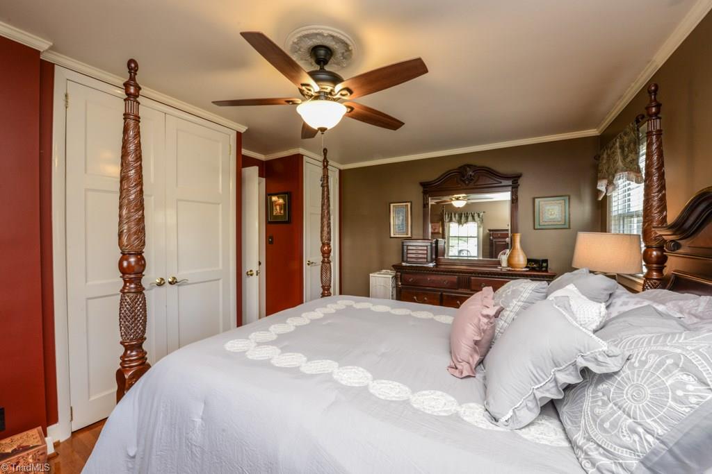 809 Sunset Drive High Point, NC 27262 - Photo 23 of 30 Gallery Image 23