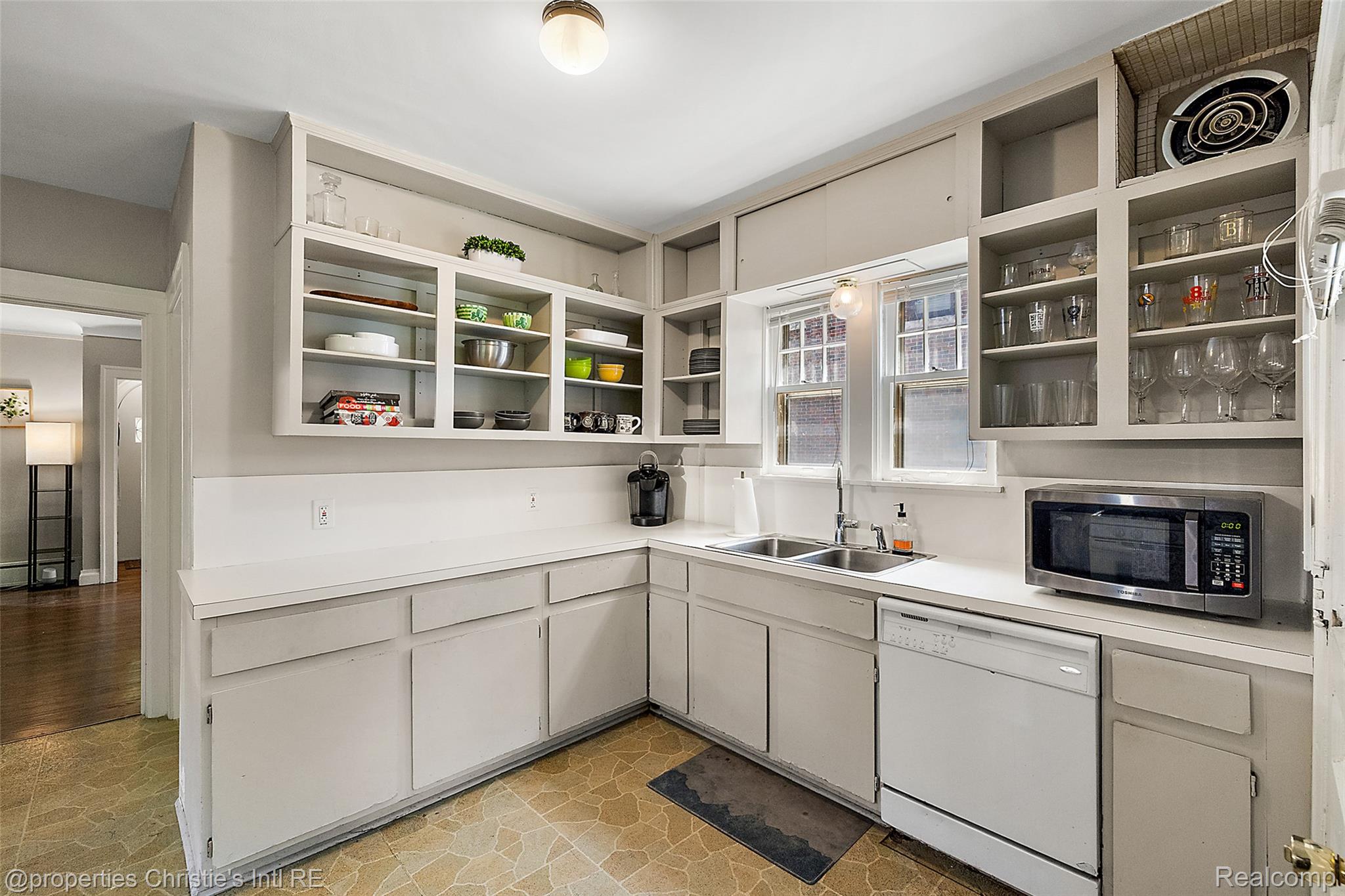 1251 Bishop Road Grosse Pointe, MI 48230 - Photo 21 of 50 38-1251 Bishop -38.jpg