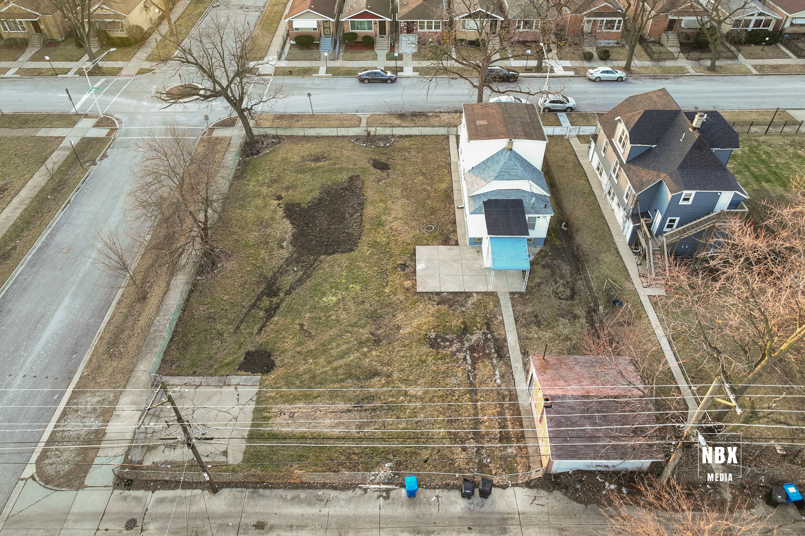 9151 South Normal Avenue Chicago, IL 60620 - Photo 26 of 34 a picture of a bathroom