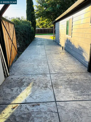 a view of a garden with a tree
