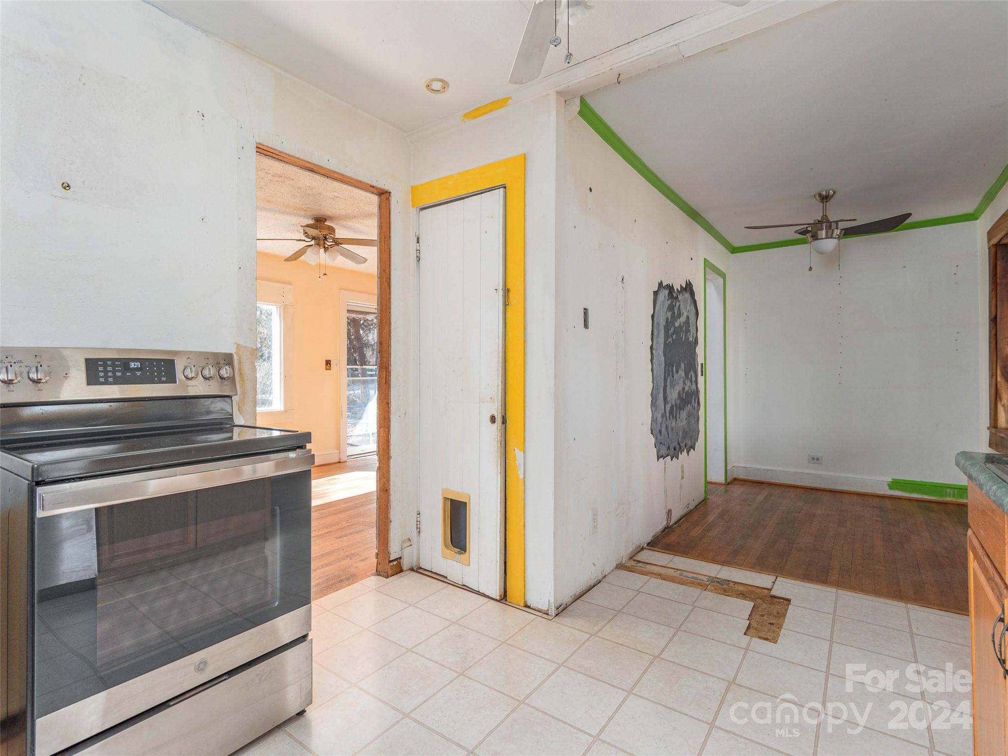 109 Kingsgate Road Asheville, NC 28805 - Photo 6 of 18 Gallery Image 6