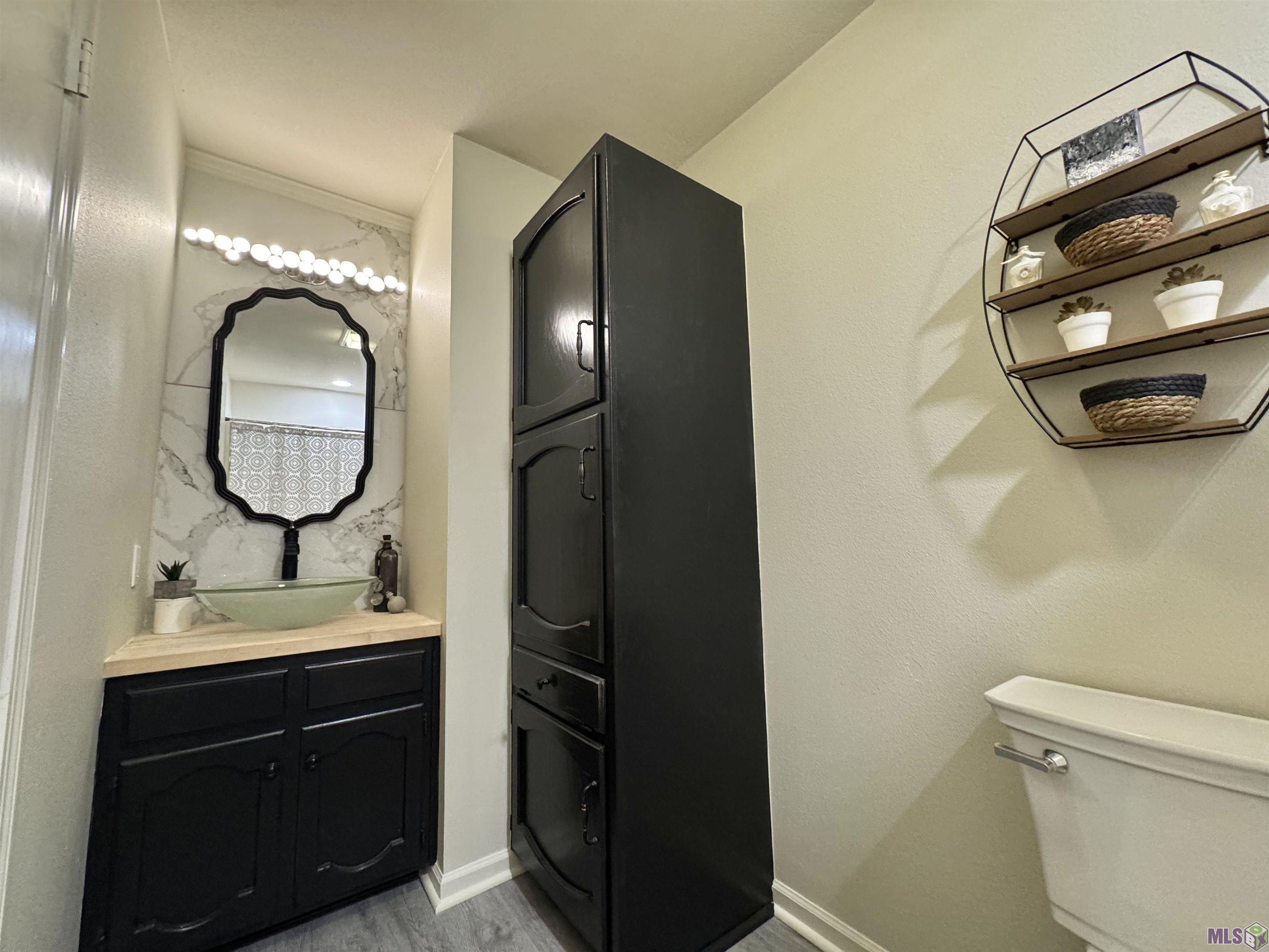2455 Aubin Lane Baton Rouge, LA 70816 - Photo 8 of 25 Upstairs Bathroom