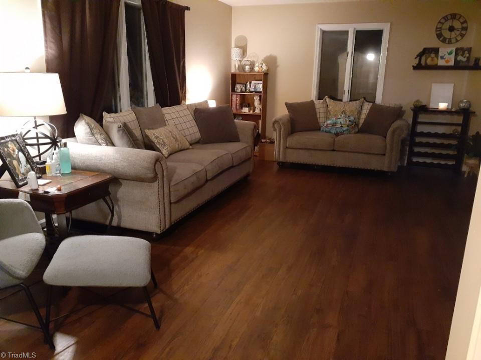 603 Shadybrook Road High Point, NC 27265 - Photo 5 of 31