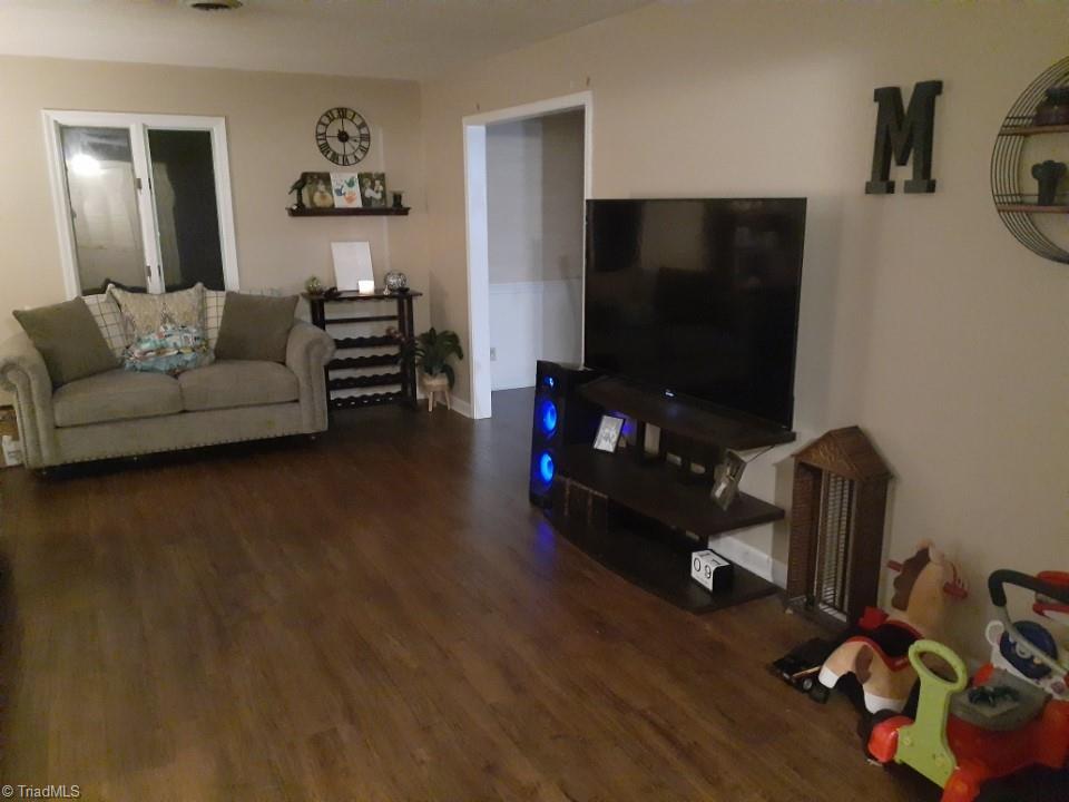 603 Shadybrook Road High Point, NC 27265 - Photo 6 of 31