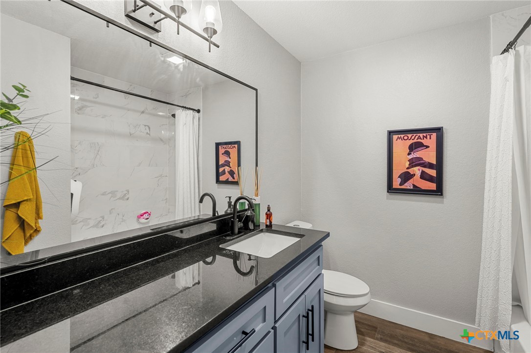 105 Ruggles Loop Temple, TX 76501 - Photo 23 of 36 Guest Bathroom