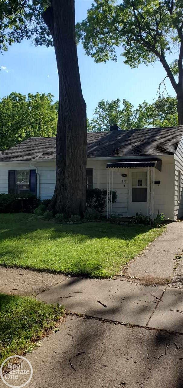 515 Stratford Road Ferndale, MI 48220 - Photo 5 of 22 50017931-4.JPG