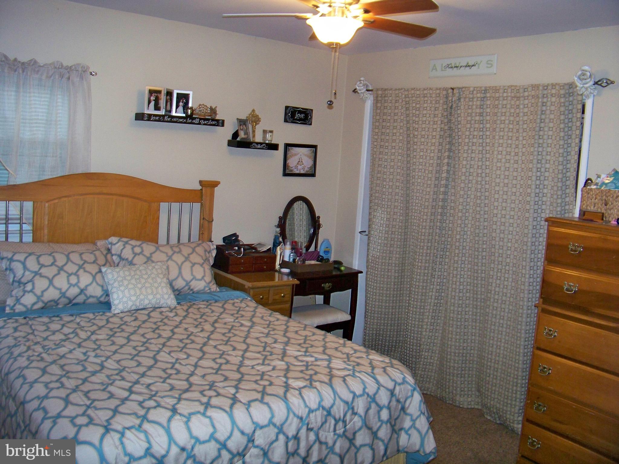25 Granite Road Levittown, PA 19057 - Photo 11 of 29 Main Floor Bedroom