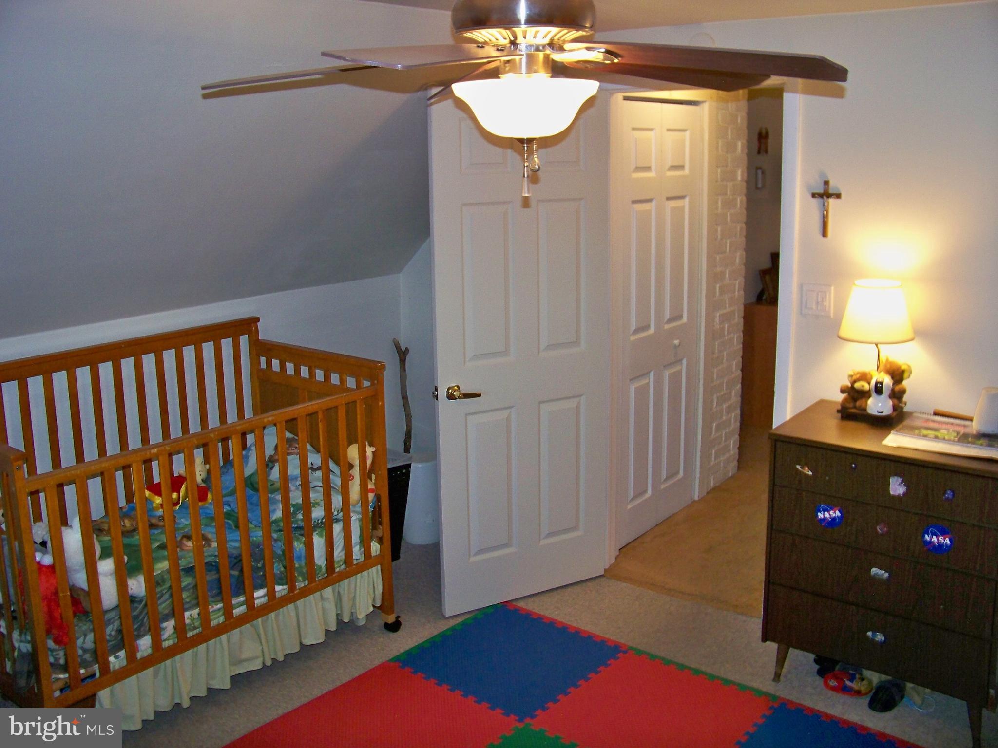 25 Granite Road Levittown, PA 19057 - Photo 19 of 29 Sibling on the other