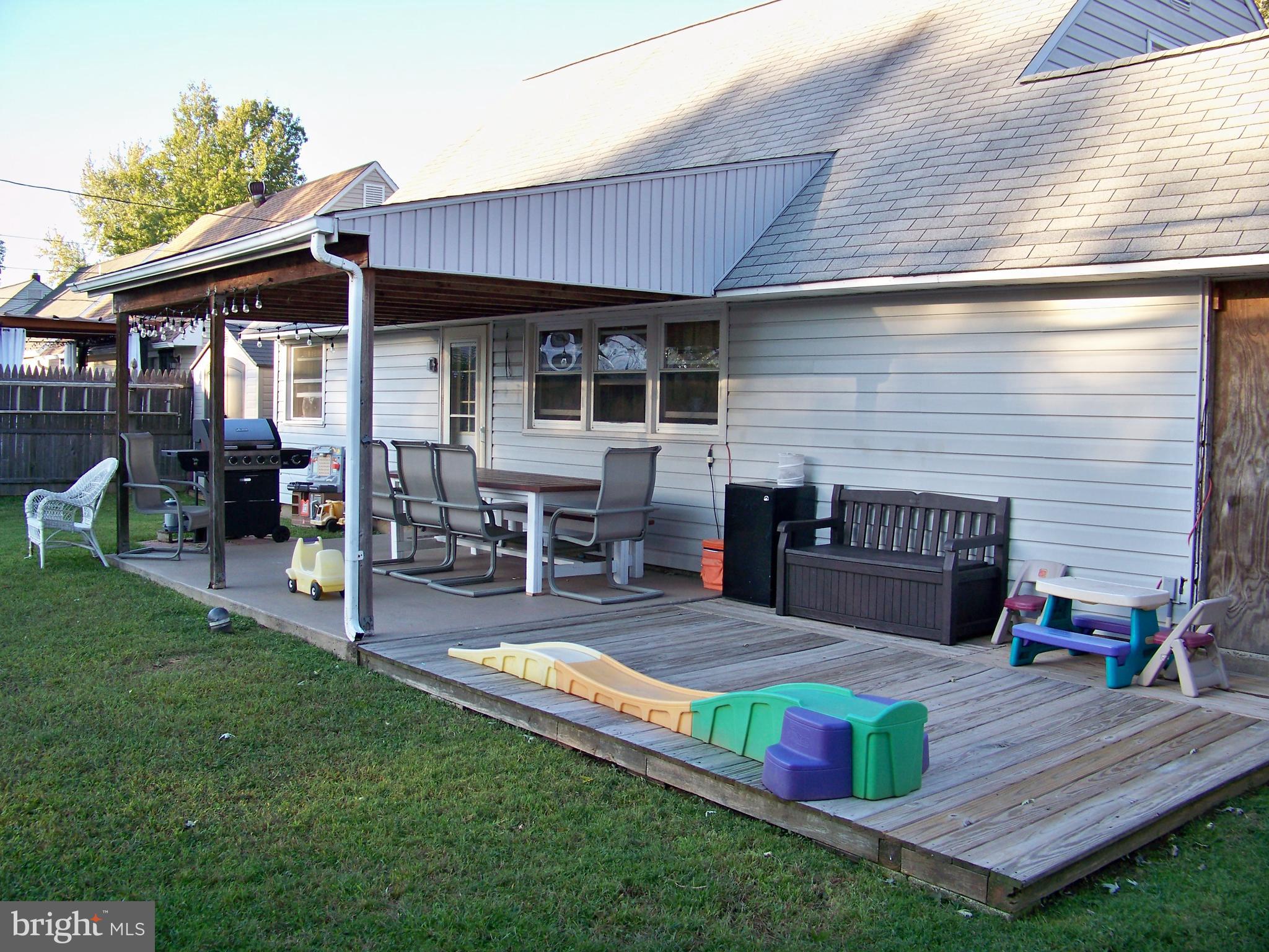 25 Granite Road Levittown, PA 19057 - Photo 28 of 29 Covered Patio with decking Extension