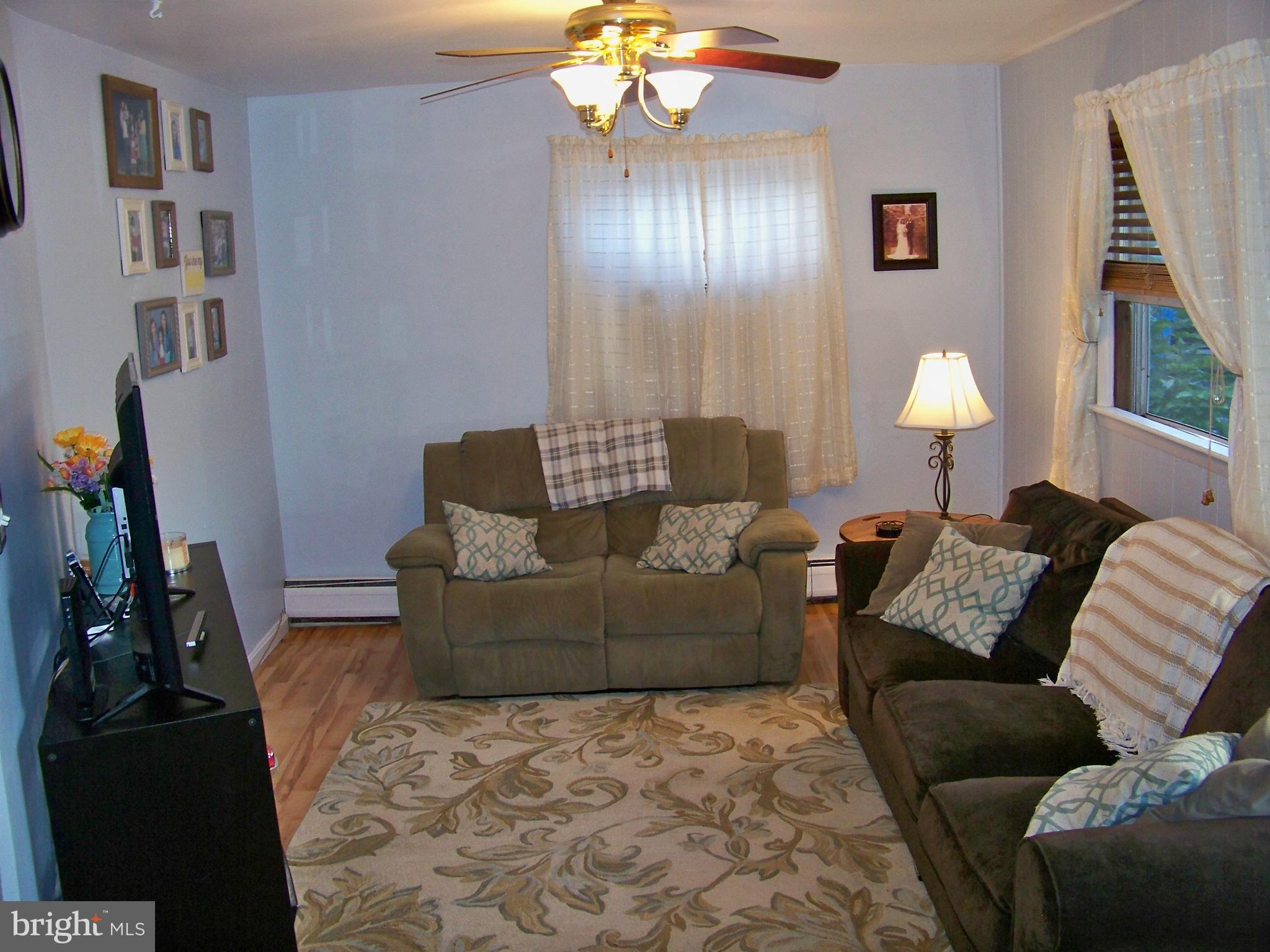25 Granite Road Levittown, PA 19057 - Photo 4 of 29 Great space for unwinding